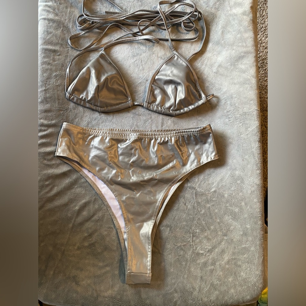 Iheartraves reflective outfit